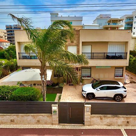 Sokolov Vacation Boutique Apartments By The Sea In 나하리야 외부 사진